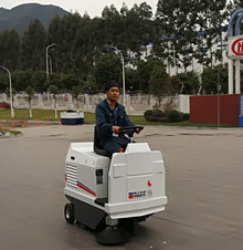 四川奥科奇电动扫地车在锐腾电子